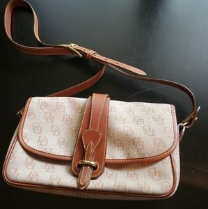 Dooney & Bourke tan shoulder bag